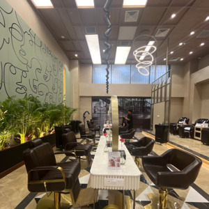 Looks Prive, HLP Galleria, Mohali