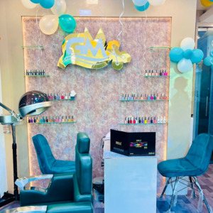 The Glam Makeover Unisex Salon