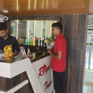 Royal touch spa&saloon