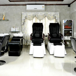 CHARMS BEAUTY CLINIC & SALON (HAIR SKIN MAKEUP AESTHETICS)