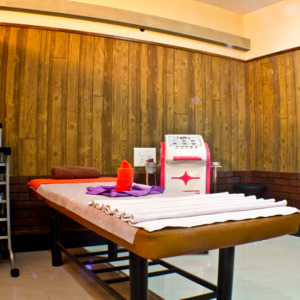 CHARMS BEAUTY CARE & PARLOUR (HAIR SKIN MAKEUP AESTHETICS)