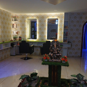 Lunar Spa And Saloon