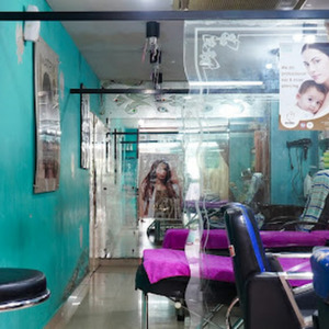 Looks Spa Beauty parlour ( Only For Ladies)
