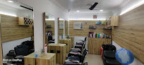 Unique Gents Parlour