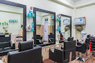 Cut Zone unisex Salon