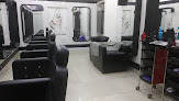 T SQUARE UNISEX SALON
