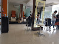 F Unisex Salon